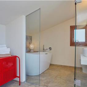 4  bedroom villa with pool, Scopello, sleeps 8